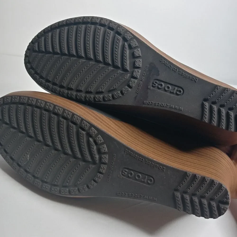 CROCS brown wedges